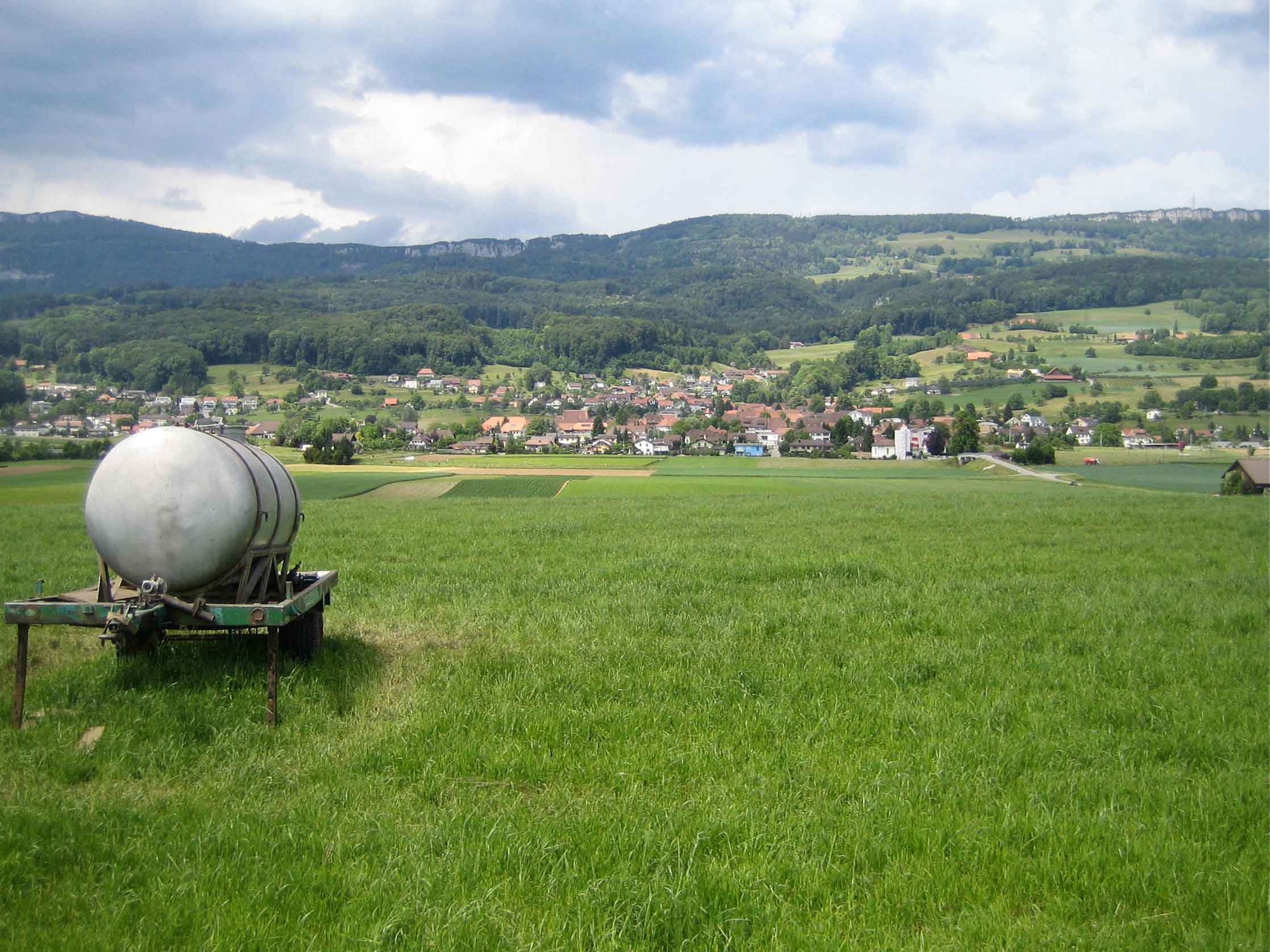 Blick von Süden auf Attiswil und Jura