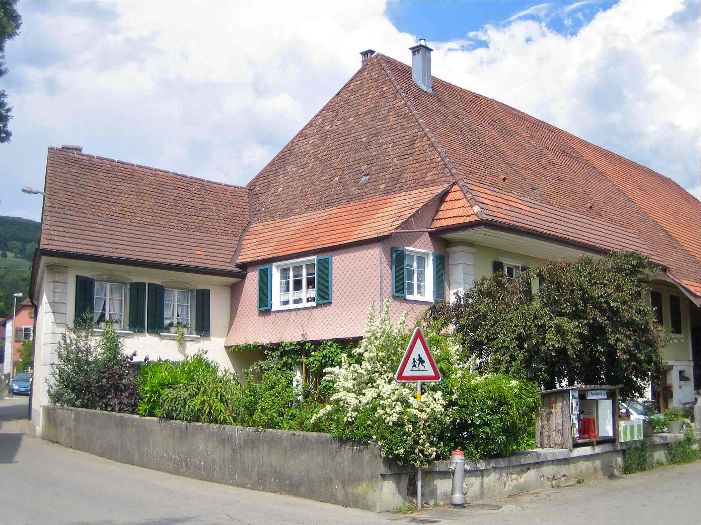 Attiswil: Stattliches Bauernhaus der Familie Stuber. 'Bym Bären Ernst'