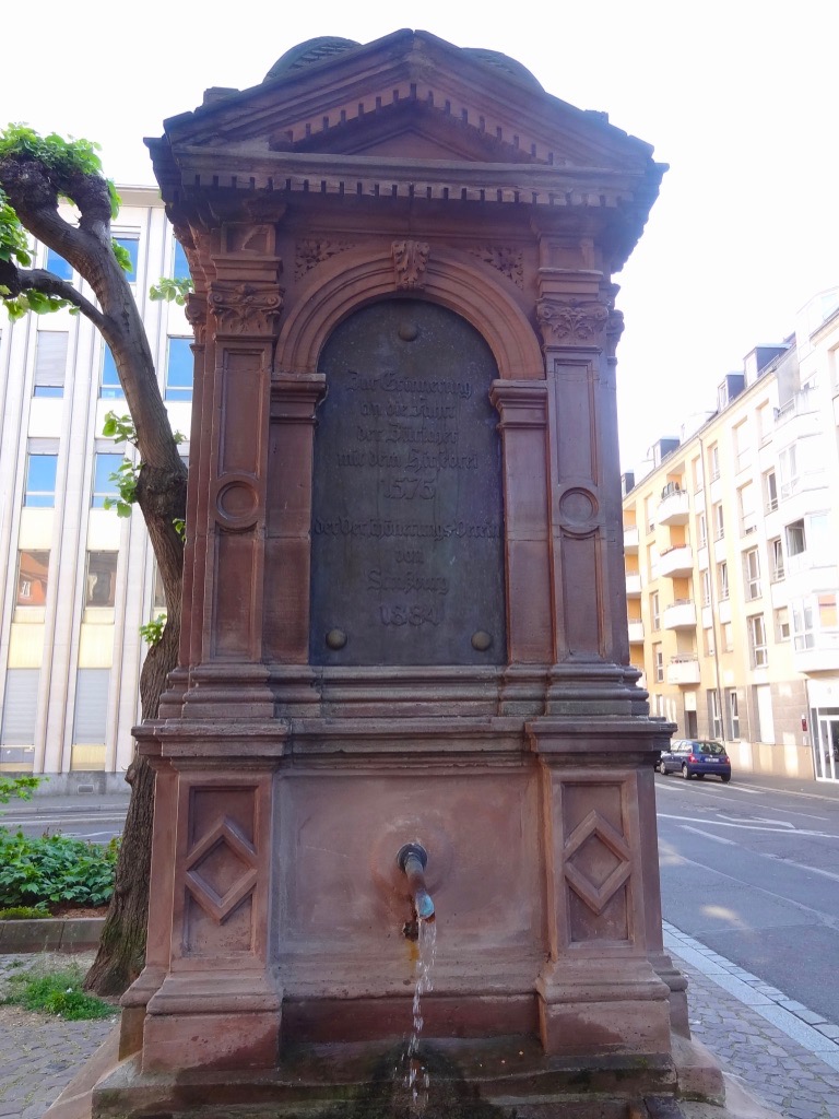 Denkmal zur Erinnerung an die Zürcher Hirsebreifahrt nach Strassburg 1456